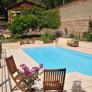 Les Jardins De L'hacienda Bed & Breakfast Tarare